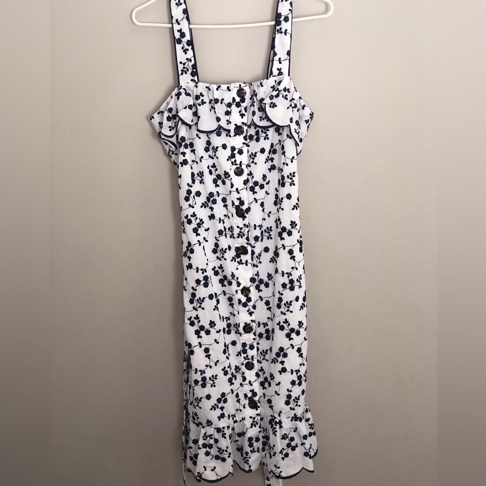 Beautiful Ann Taylor white with black embroidered dress with waist tie, NWT!!